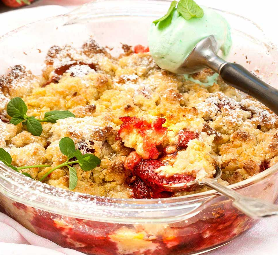 strawberry crumble
