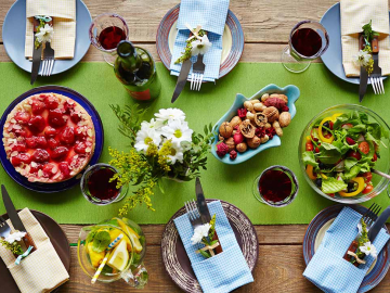 Πως θα στρώσετε το πιο πολύχρωμο ανοιξιάτικο τραπέζι