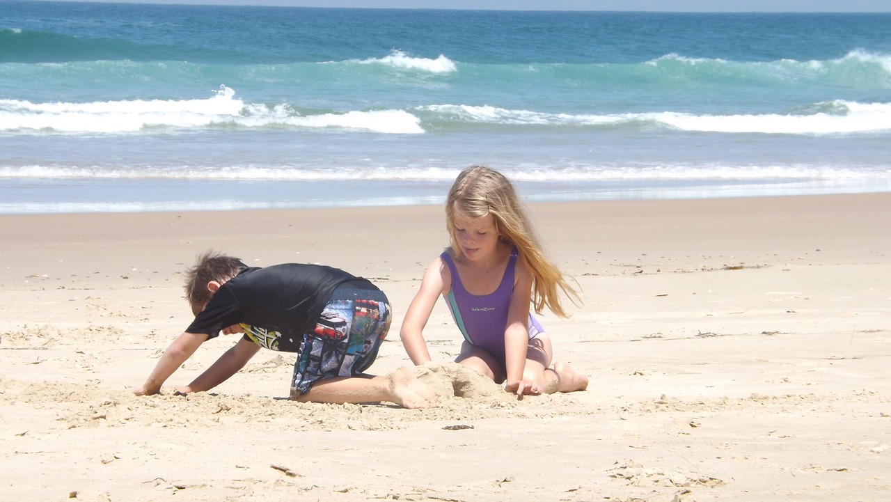 Παιδί και παραλία! Τα απαραίτητα για ήρεμες οικογενειακές εξορμήσεις στη θάλασσα