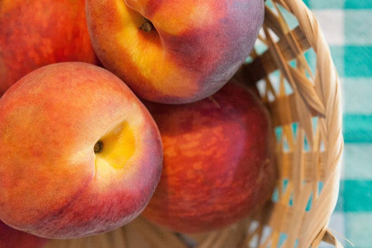 Διαλέξτε τα καλύτερα ροδάκινα και δαμάσκηνα