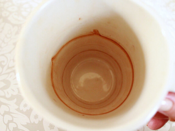 Πώς να αφαιρέσετε επίμονους λεκέδες από καφέ!