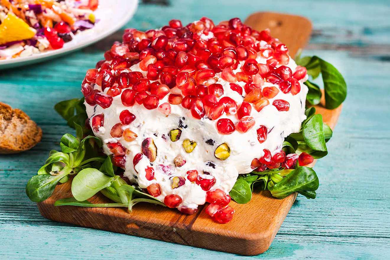 Χριστουγεννιάτικη μπάλα τυριού