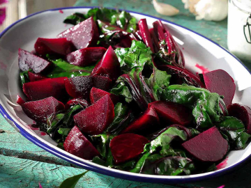 Παντζαροσαλάτα με γιαούρτι και σκόρδο