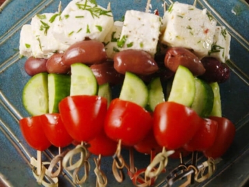 Χωριάτικη σαλάτα σουβλάκι