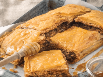 Ταχινόπιτα με φύλλο κρούστας (Μακεδονική)