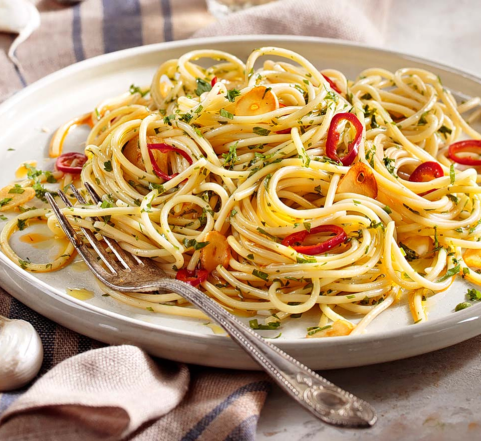 aglio olio - μακαρονάδα aglio olio