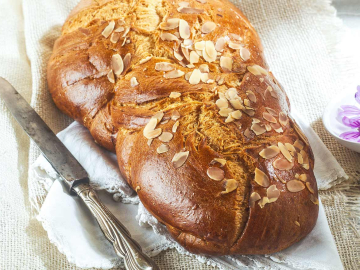 Νηστίσιμο τσουρέκι χωρίς βούτυρο