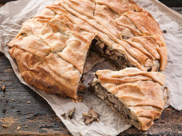 Μακεδονική χορτόπιτα με μανιτάρια