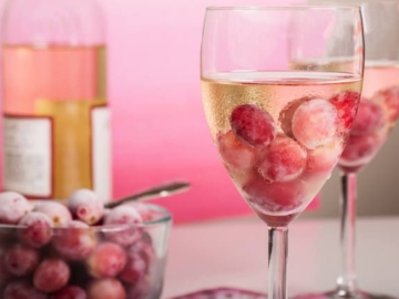 Σταφύλια στην κατάψυξη! Αυτό το κόλπο με τα σταφύλια και το κρασί το ξέρετε;