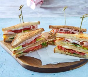 σπιτικό club sandwich συνταγή κλαμπ σάντουιτς για παιδικό παρτυ