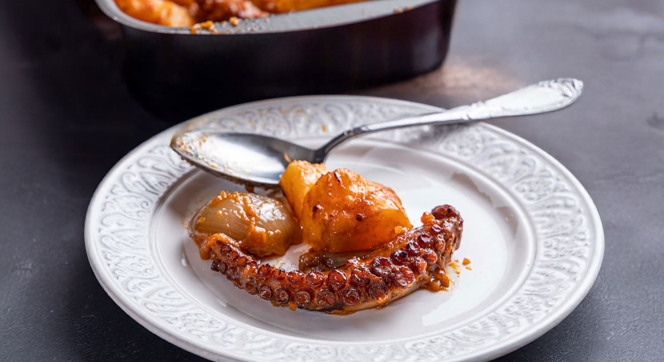 χταποδι στιφαδο στο φουρνο - χταποδι στιφαδο με πατατεσ