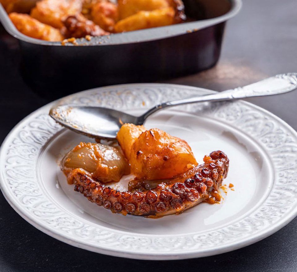 χταποδι στιφαδο στο φουρνο - χταποδι στιφαδο με πατατεσ