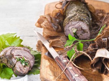 Αρνί ρολό με αμπελόφυλλα