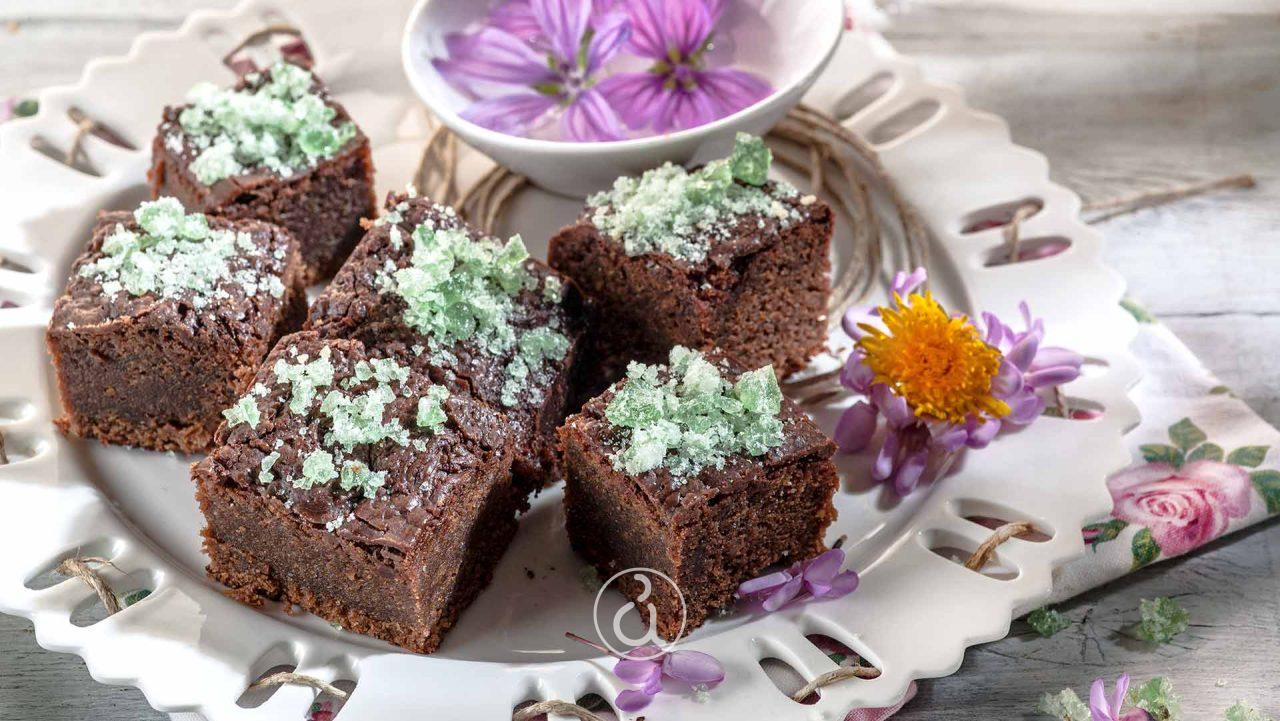 Brownies με σοκολατένια αυγά που περίσσεψαν