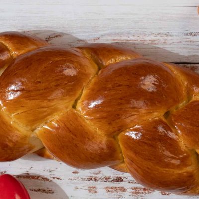 Μυστικά για τα πιο αφράτα τσουρέκια από την Αργυρώ Μπαρμπαρίγου