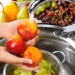 Πώς πλένουμε σωστά φρούτα και λαχανικά