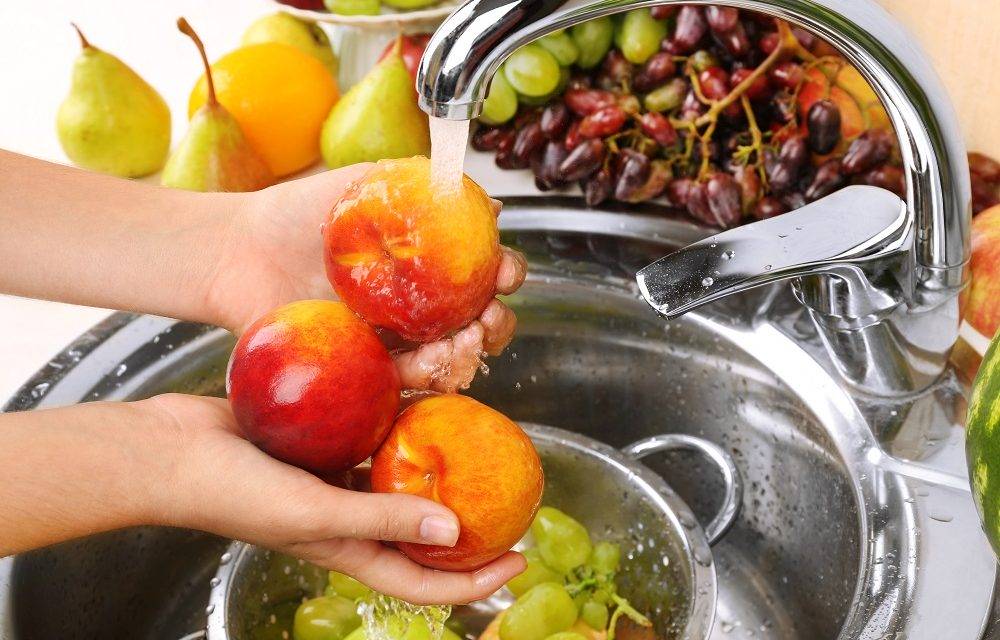 Πώς πλένουμε σωστά φρούτα και λαχανικά