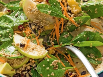 Σαλάτα με κινόα και superfoods