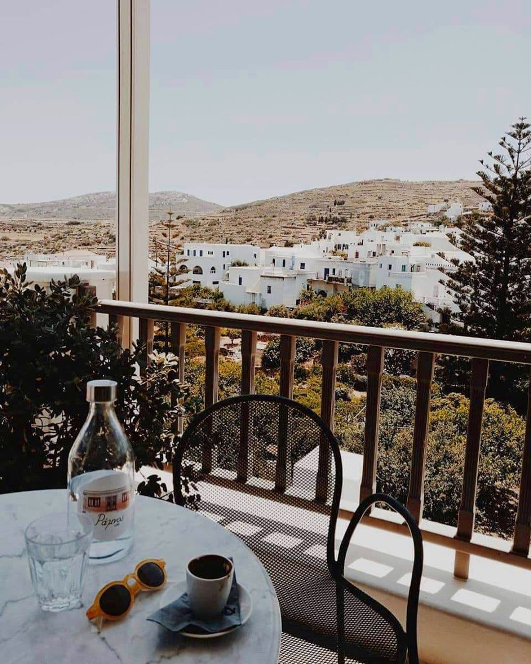 λευκες παρος κυκλαδες