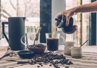 Πώς θα γλυκάνεις τον καφέ σου χωρίς ζάχαρη και γλυκαντικά-featured_image
