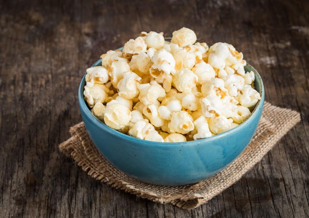 πωσ φτιαχνω ποπ κορν συνταγη σπιτικα popcorn καραμελωμενα γλυκα με βουτυρο μπαρμπεκιου σε κατσαρολα μυστικα