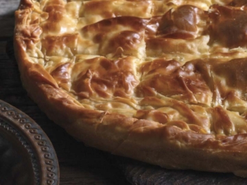 Τυρόπιτα με μπεσαμέλ