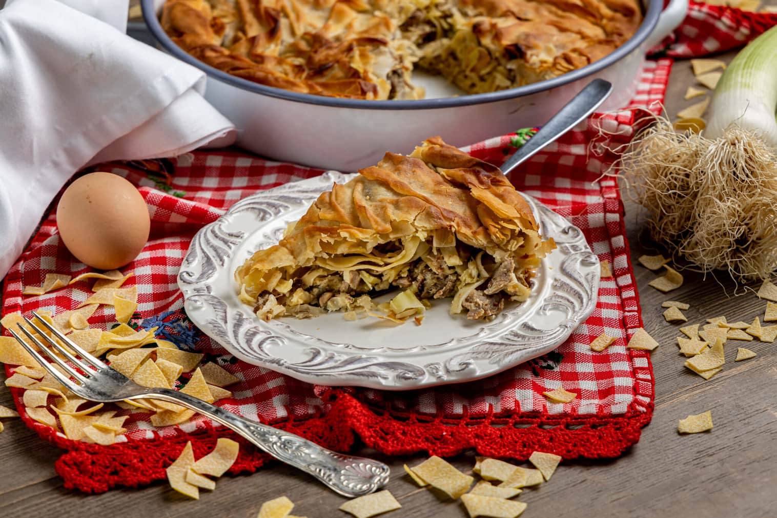 Traditional meat pie (Gizlemopita)