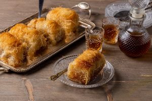 μυστικα για τελειο κανταΐφι με φιστίκι αιγίνης ή καρύδια ρολάκια γλυκο συνταγη φυλλο κανταιφι