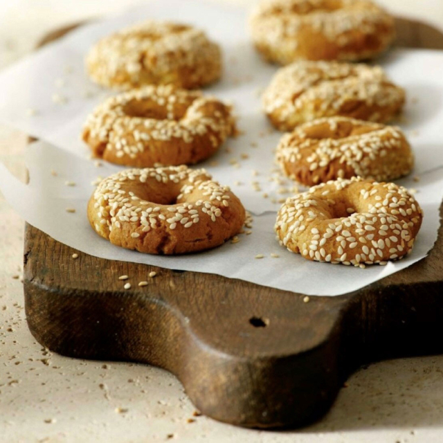 Εύκολα κουλουράκια με πορτοκάλι και σουσάμι