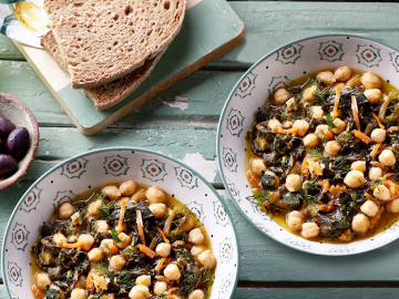 Ρεβύθια φρικασέ με σπανάκι