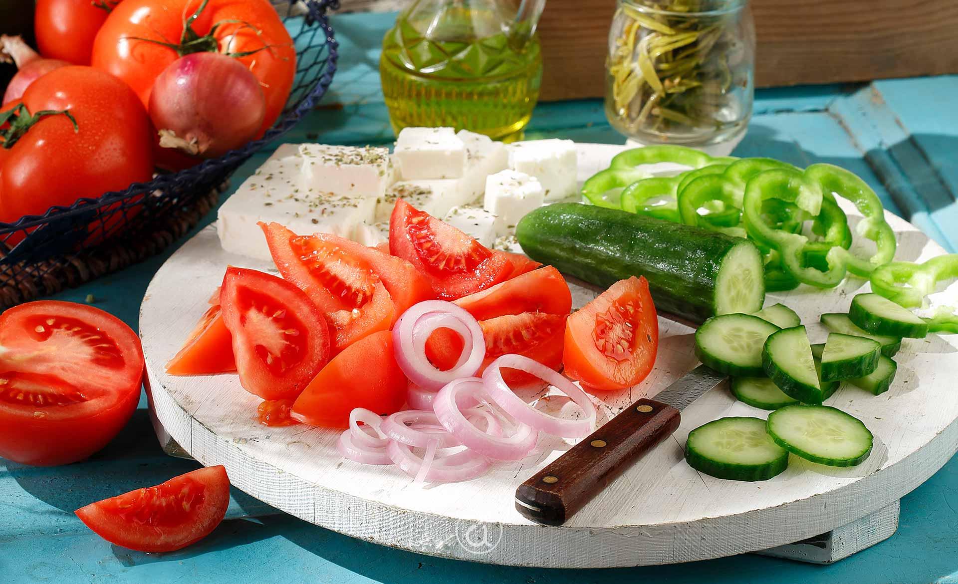 χωριάτικη σαλάτα - greek salad
