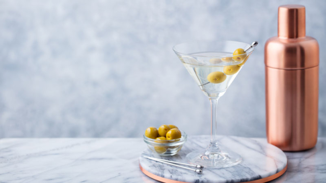 extra dry martini cocktail συνταγη κοκτειλ πως φτιαχνεται dirty martini