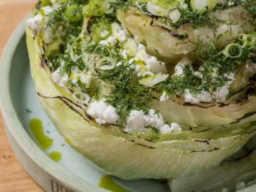 Σαλάτα μαρούλι με άνηθο και φέτα