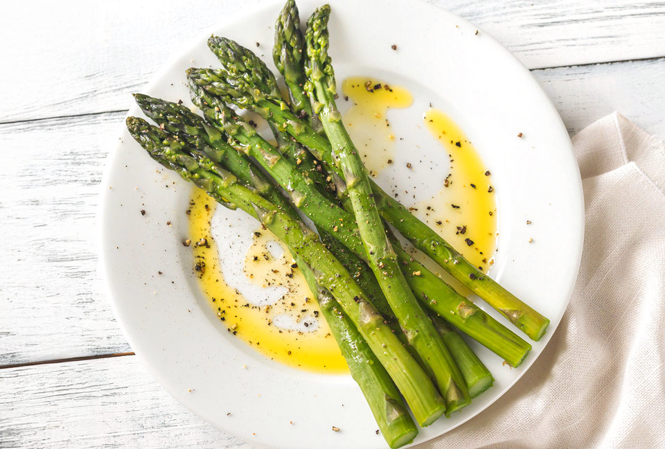 σπαραγγια βραστα - σπαραγγια σαλατα