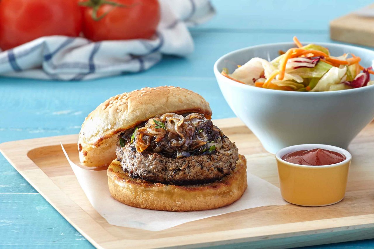 burger - burger με καραμελωμένα κρεμμύδια