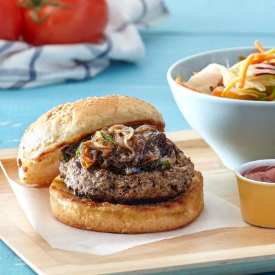 burger - burger με καραμελωμένα κρεμμύδια