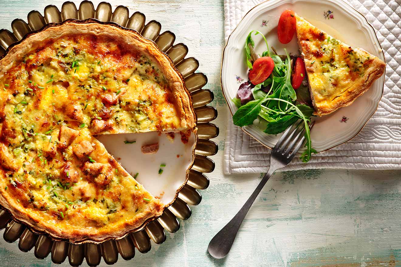 Τάρτα κοτόπουλο με γραβιέρα