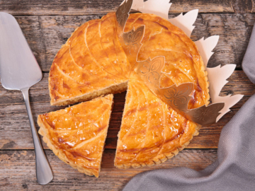 Πίτα με ροδάκινα σε σφολιάτα