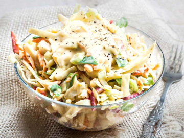 Σαλάτα coleslaw με σπιτική μαγιονέζα