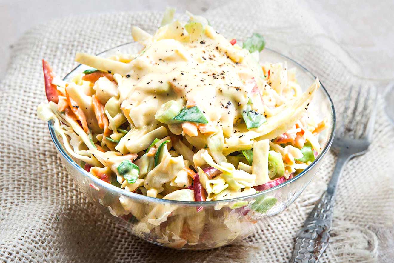 Σαλάτα coleslaw με σπιτική μαγιονέζα