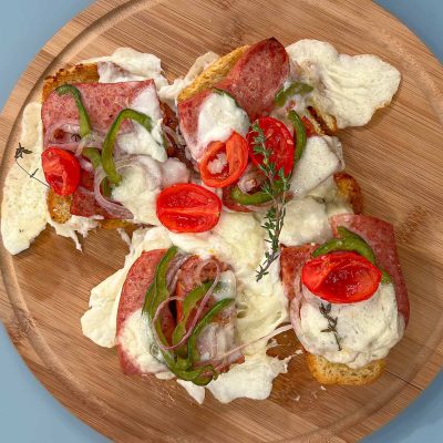 λουκάνικα στη λαδόκολλα