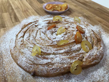 Στριφτή αμυγδαλόπιτα με κρέμα