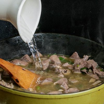 παραδοσιακή μαγειρίτσα