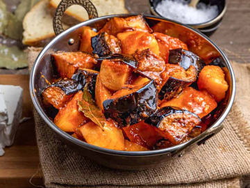 Πατάτες γιαχνί με μελιτζάνες