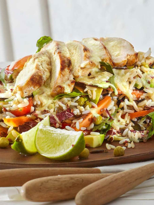 Σαλάτα με καστανό ρύζι και κοτόπουλο