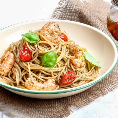 Σπαγγέτι με γαρίδες, σάλτσα pesto