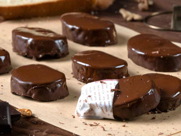 Καριόκες με τσουρέκι