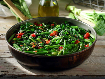 Τσιγαριαστά χόρτα