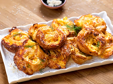 Pizza rolls με σφολιάτα