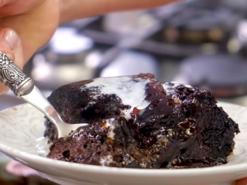 Σοκολατόπιτα σιροπιαστή